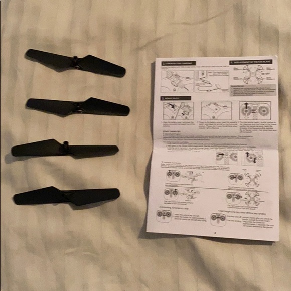 I am selling a drone with hd camera and controller - Picture 4 of 5